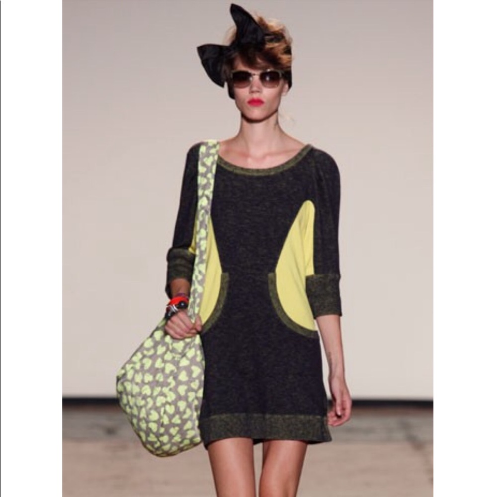 RUNWAY✨ Marc Jacobs mini sweater dress